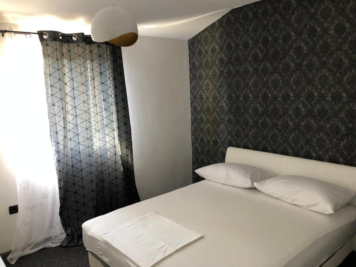 Apartmani Bm Biograd Na Moru Exterior foto