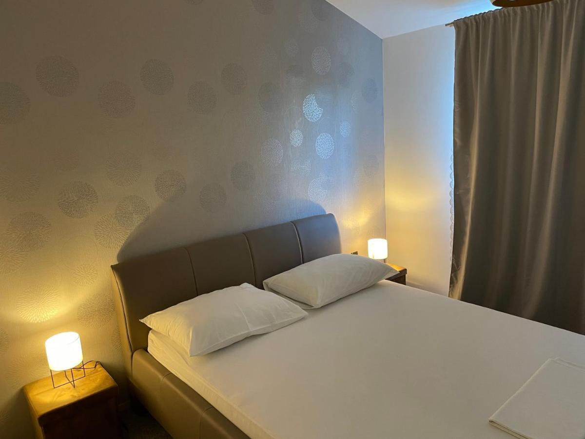 Apartmani Bm Biograd Na Moru Exterior foto