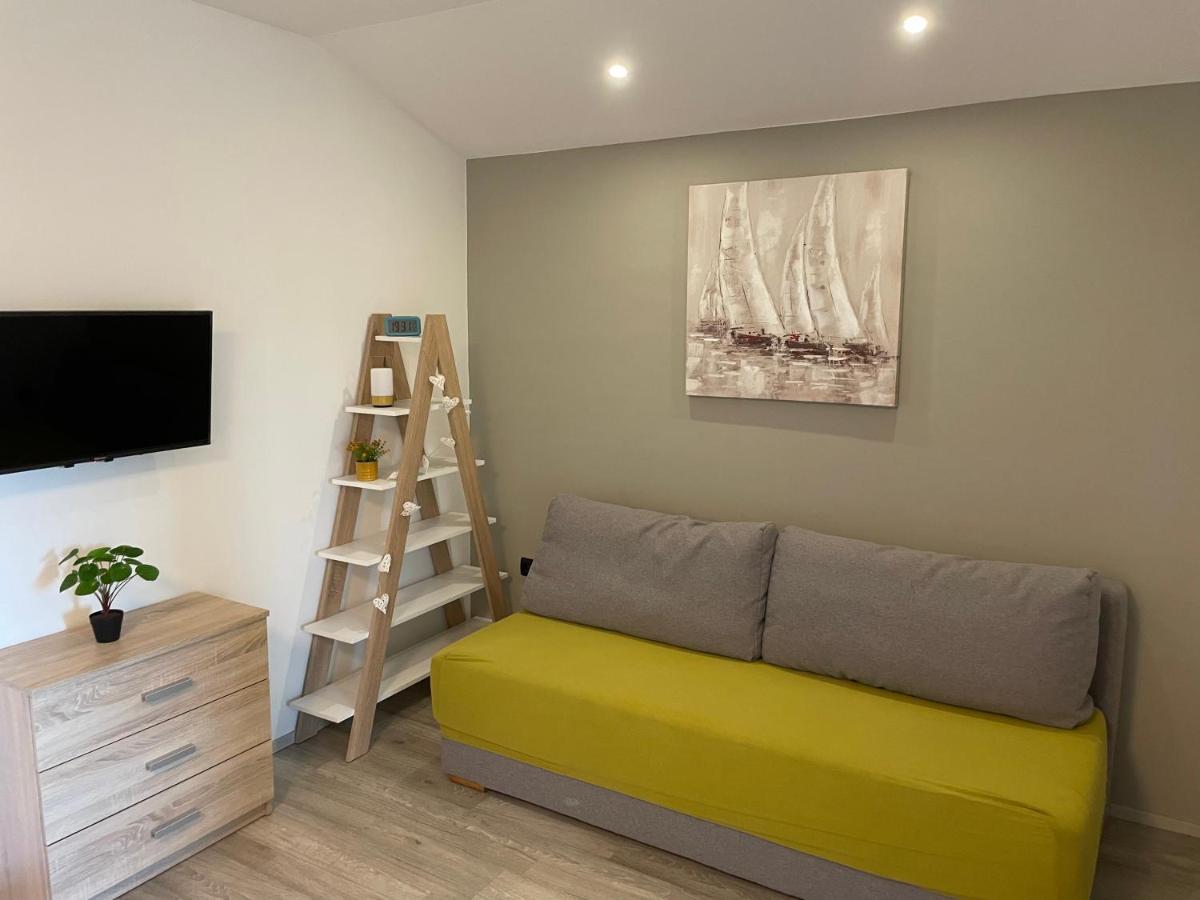 Apartmani Bm Biograd Na Moru Exterior foto