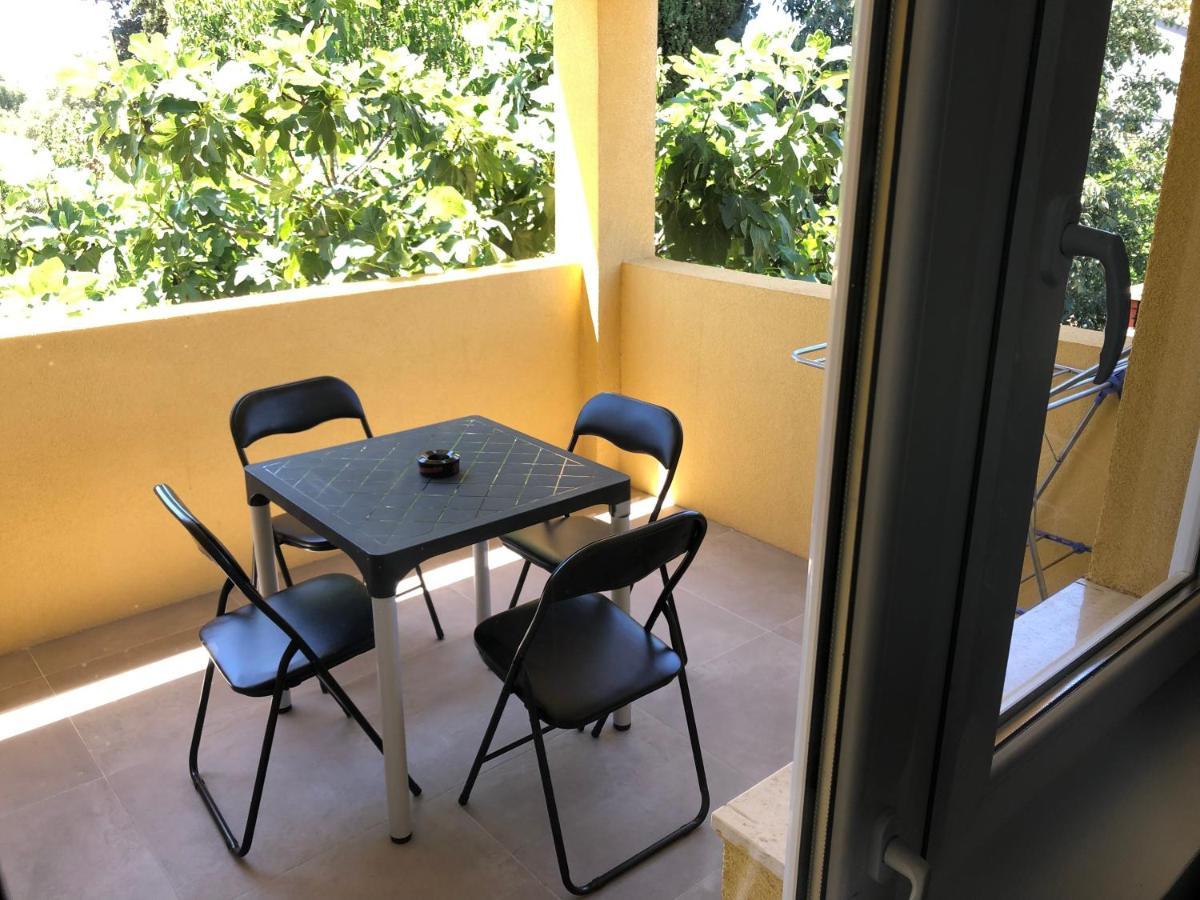 Apartmani Bm Biograd Na Moru Exterior foto