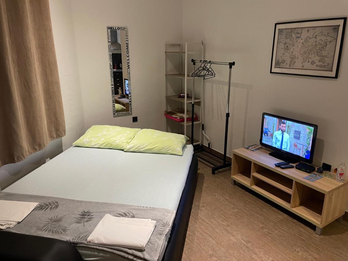 Apartmani Bm Biograd Na Moru Exterior foto